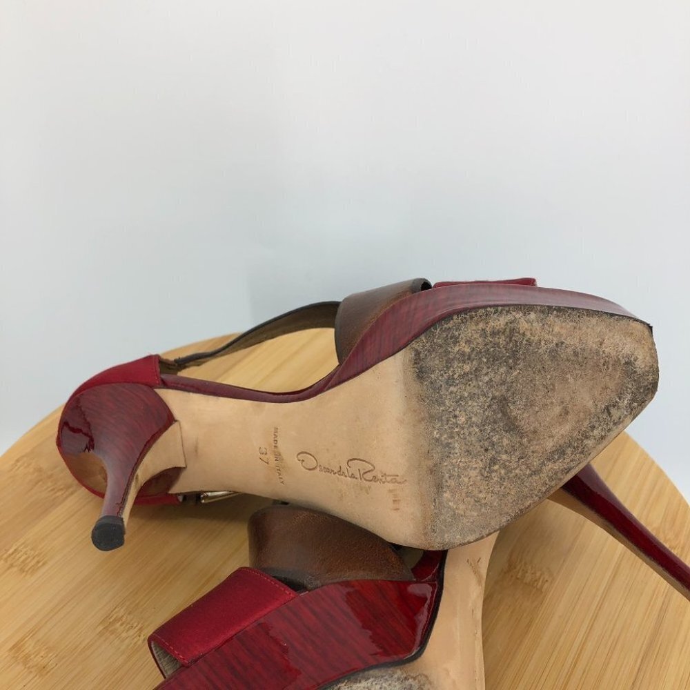 Oscar De La Renta Red Satin Brown patent leather buckle Platform Stilettos 37 - Picture 6 of 14
